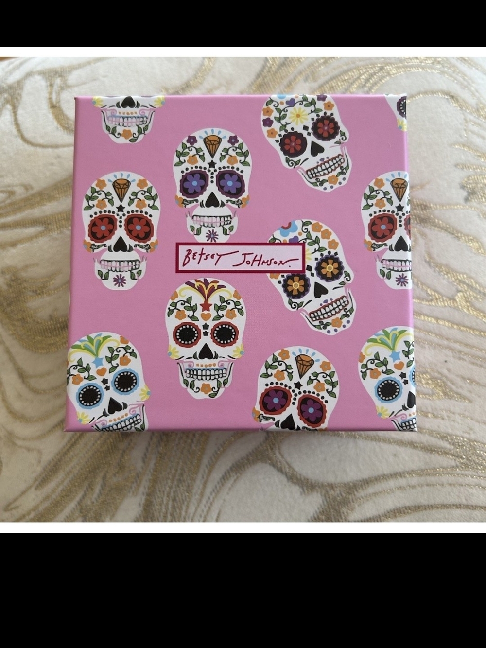 ☠️Betsey Johnson Gold & Pink💓 Crystal ☠️Skull Drop Earrings - Picture 8 of 8